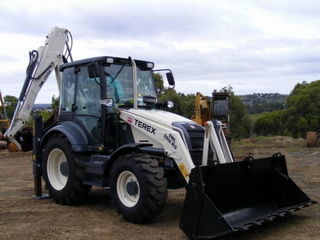 Экскаватор-погрузчик Terex